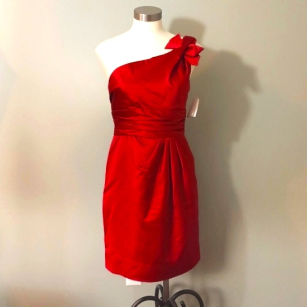 🆕️ Red satin holiday/dance cocktail dress, sz 4. - Picture 1 of 8